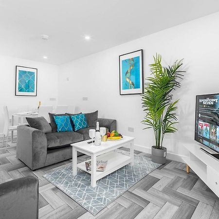 5 Bedroom House - 10 Guests - Multiple Off Street Parking - Garden - Smart Tv - Wifi - Contractors - Families - Groups Birmingam Exterior foto