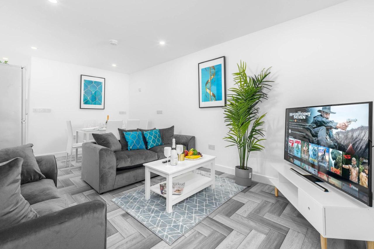 5 Bedroom House - 10 Guests - Multiple Off Street Parking - Garden - Smart Tv - Wifi - Contractors - Families - Groups Birmingam Exterior foto